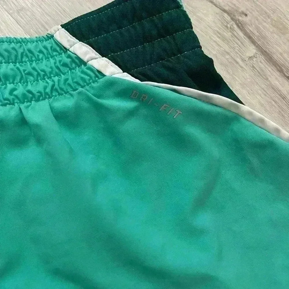 NIKE - DriFit Training Shorts XL - Picture 6 of 6